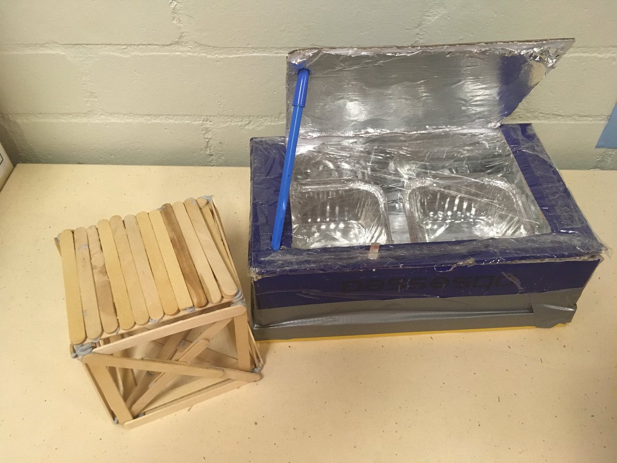 Today in Year 3 we made “bridges” in Maths and solar ovens in Science. #AcuEdu_P #LPPS