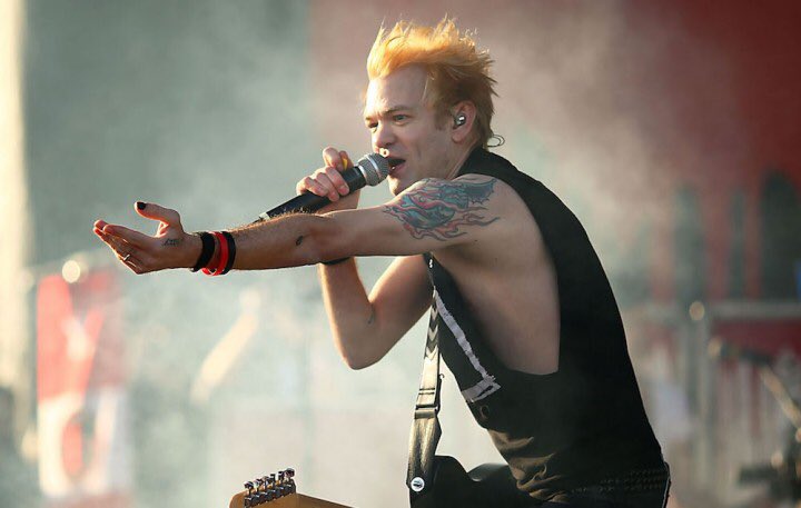 Happy Birthday Deryck Whibley
of 