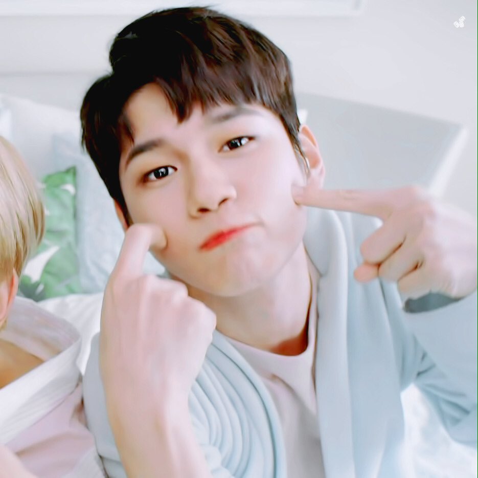 ooooonging25's tweet photo. @fabulous_ong @pleasia_ #옹성우 너무 상큼하다ㅠㅠㅠ #그린티 의 깔끔한 매력에 딱! https://t.co/dLGNtcq6iQ