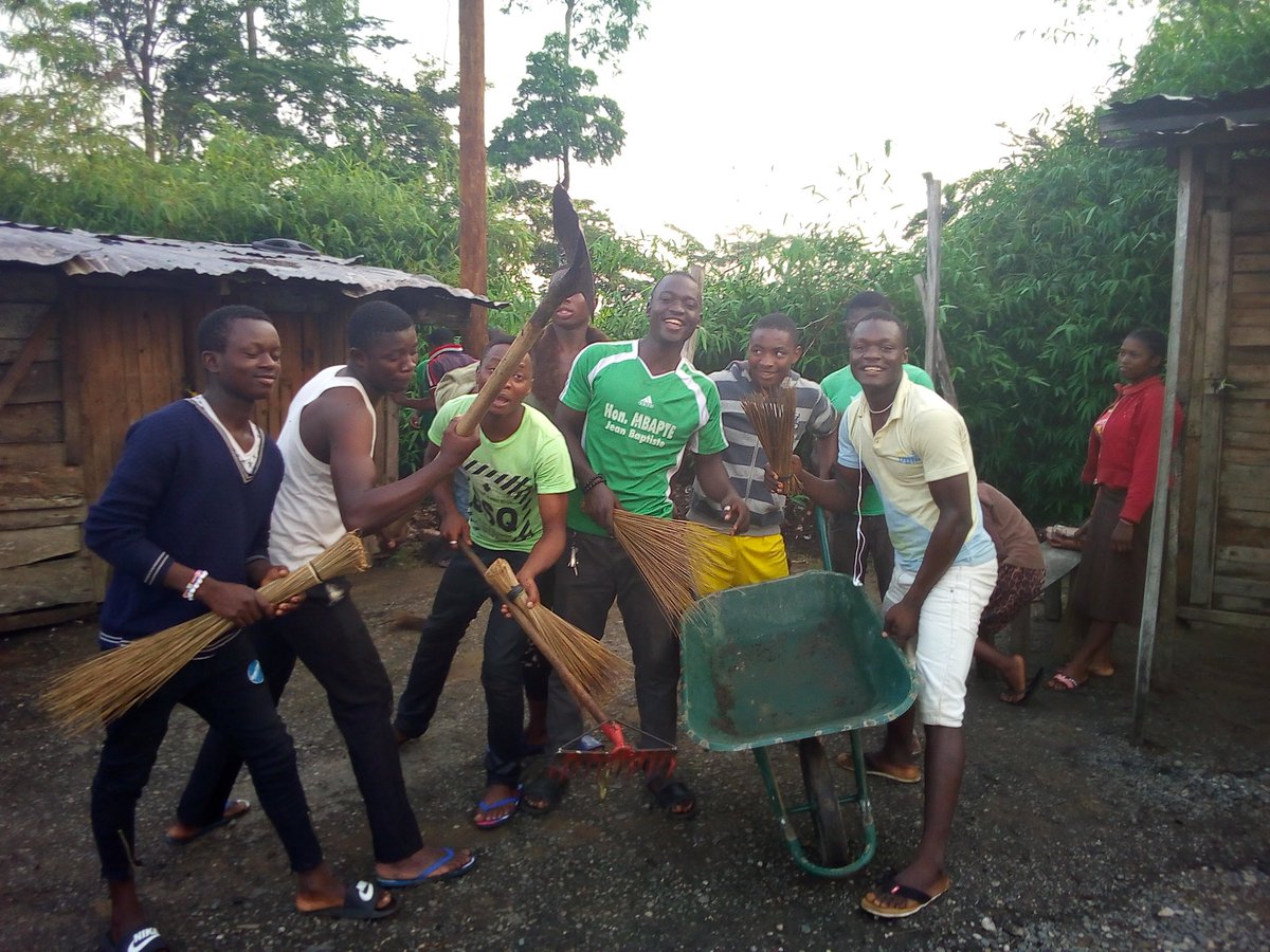 NCHANDO2ISA's tweet photo. #buildingMyCommunity. #EducatingTheIgnorants. #CleanupCampaigns. Is just what i try to do best for my community. https://t.co/roRvSPM2Yn