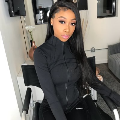 Watch lovechade🇻🇮's leaked NSFW photo on TwXstars