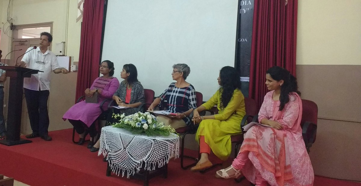 mediaethics18's tweet photo. @PrakashWKamat at @mediaethics18  #dhempecollege https://t.co/o6Xwq1u2Rh