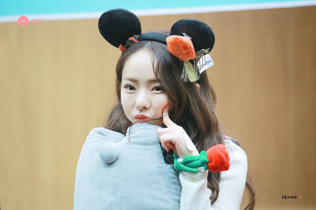 오늘의 비비 tweet media