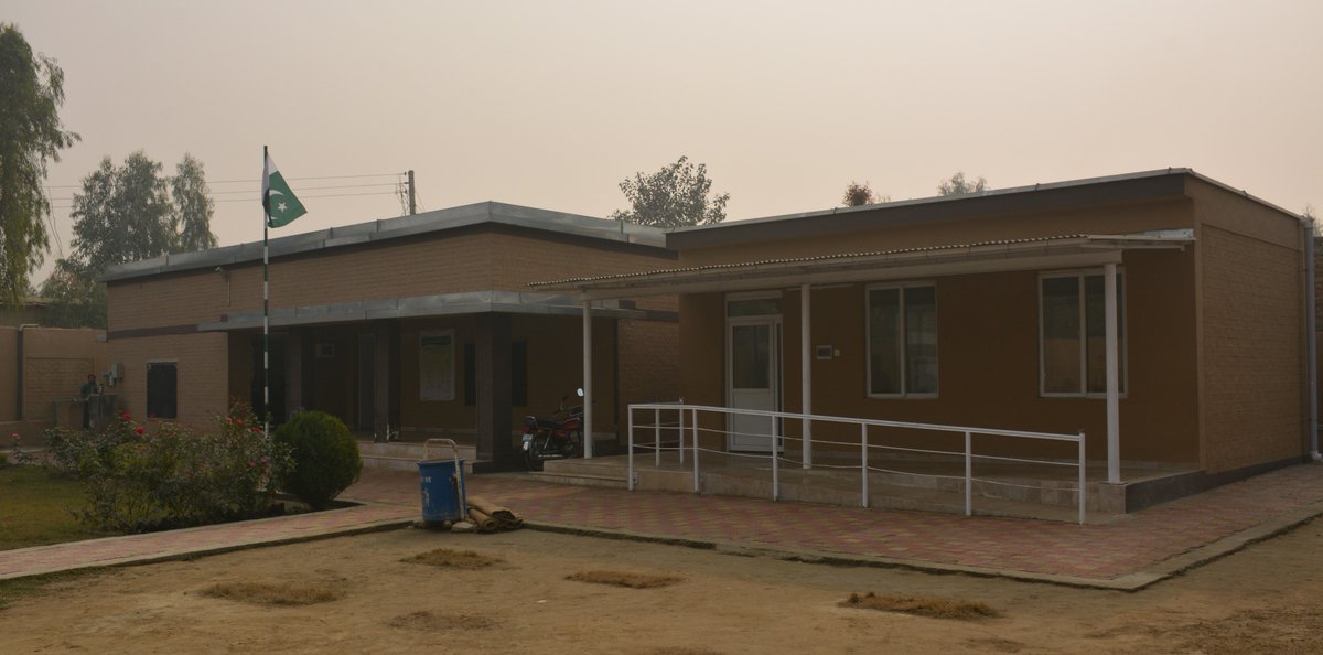 HumqadamSCRP's tweet photo. #HumqadamSCRP provisioned an additional classroom & rehabilitated existing school infrastructure at GPS Dheri Zardar No. 2 Charsadda
Read full story at https://t.co/vBxIIkTK1P https://t.co/XrEVYyQr0i