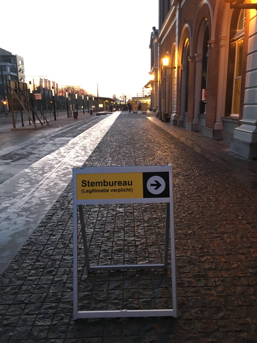 Vandaag kiezen Dordtenaren nieuwe leden voor de gemeenteraad. De stembureaus gaan om 7.30 uur open. Stemmen kan tot 21.00 uur. Alle informatie over de verkiezingen is te vinden op dordtkiest.nl #GR2018 #raad078 #stemook