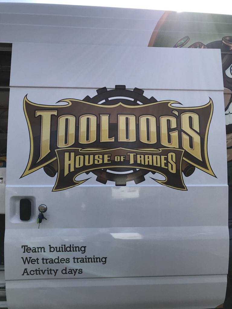 TooldogsHOT's tweet image. Survived Chelsea! Now we’re back to curriculum planning. Sat in the office trying to perfect how we can change young people’s lives with a hawk and Trowel! Ofcourse we can. #teambuilding #events #London #Surrey