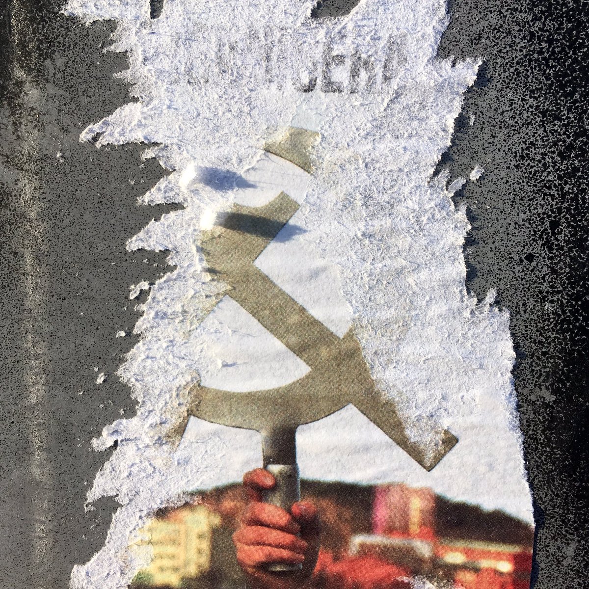 Den främsta anledningen till att kommunism aldrig fungerar är för att det mest bara är substanslös retorik. En retorik som en klick elitmänniskor använder för att lura vanligt folk till att installera dem som samhällets nya härskarklass.
#svpol #DinRost #val2018