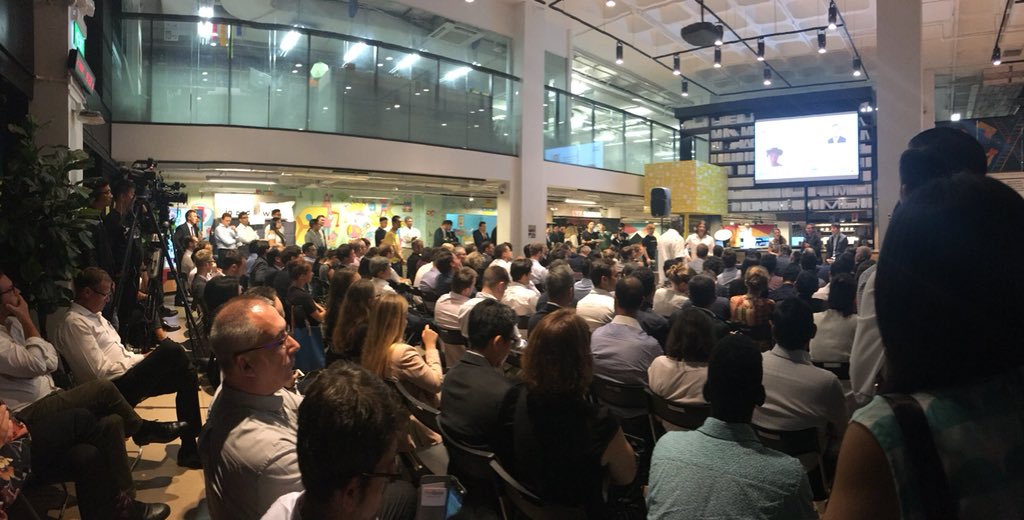 Amazing turnup for the exchange bw Chairman <a href="/edbsingapore/">EDB</a> Dr Beh Swan Gin &amp; <a href="/IsabelleKocher/">Isabelle kocher</a> CEO <a href="/ENGIEgroup/">ENGIE</a> ! What keeps you awake ? Realigning the cy with what customer wants now ! Shifting for a big cy is challenging, we had to innovate &amp; cooperate with startups.