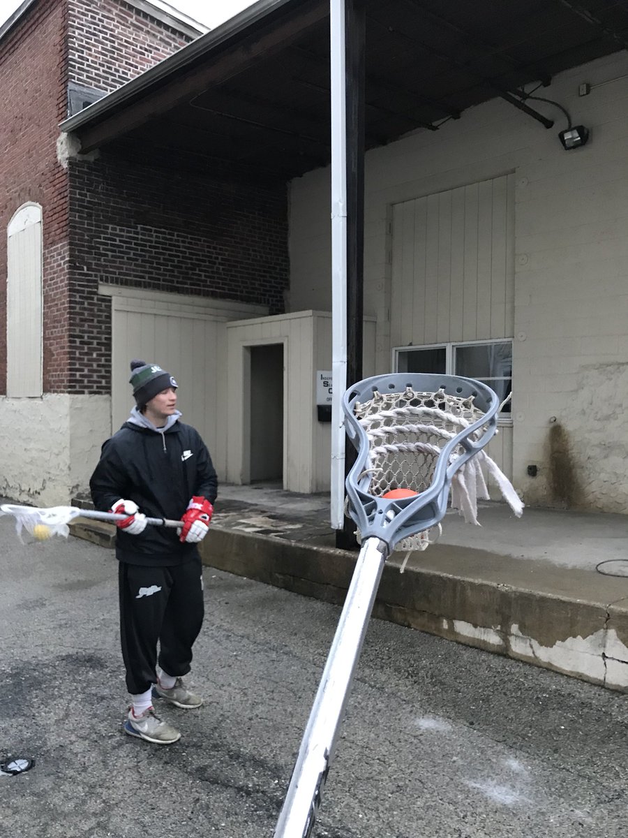GoGriffsLax's tweet image. The impending weather has the men at work early this morning. Waking up their neighbors on campus and all over Philadelphia with some wall work! #riseandshine #wallball #seconddayofspring @CHCAthletics @ChestnutHill