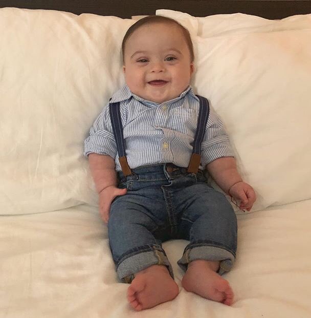 Gavil0224's tweet image. Día Mundial del Síndrome Down y yo tengo el privilegio de tener en mi familia este maestro de vida,hoy me pongo medias disparejas simplemente porque te hace reír y amo tu risa,no eres diferente eres maravilloso,tú si que sabes valorar lo importante mi guapetón 💙