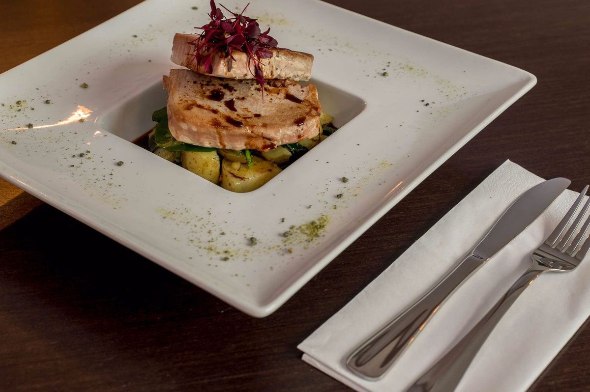 Looking for a late reservation this week? We may have a table for you <a href="/OTGrestaurant/">OnTheGreenStevenage</a> #Stevenage #Herts mail marie@onthegreenrestaurant.co.uk