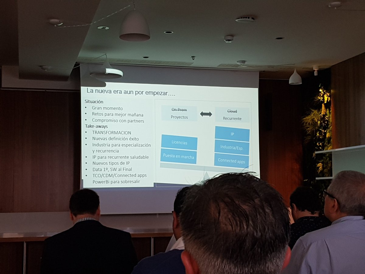 CastleCRM's tweet photo. Reunión de partners España. Preparados para escuchar todas las novedades @extreme365 https://t.co/49kk7wlN99