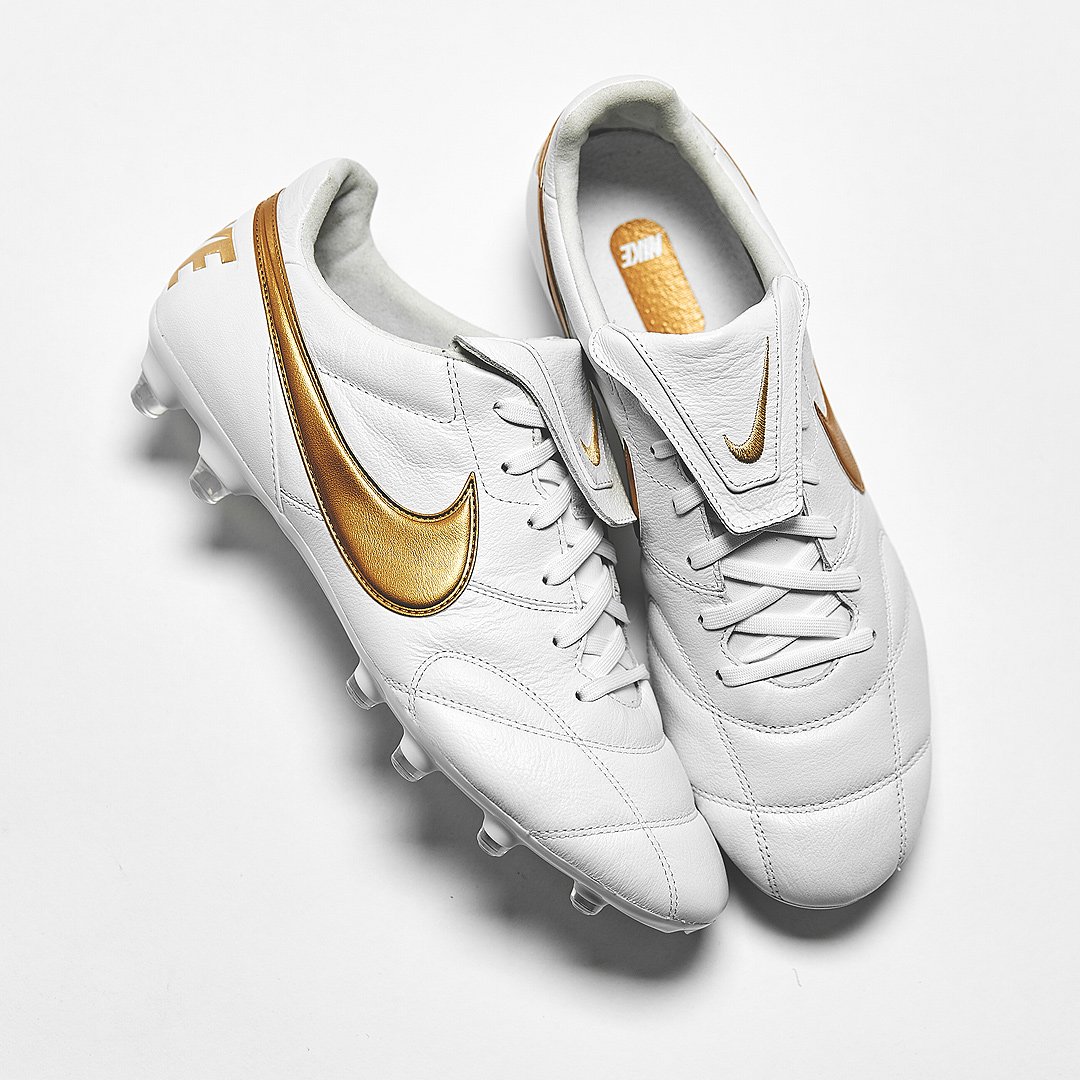 Lubricar pivote motor Pro:Direct Soccer en Twitter: "Touch of class. The next Nike Premier 2.0  gets a samba inspired white and gold colour-up and arrives stylishly on  Ronaldinho's birthday. Pre-order yours now at #ProDirect  https://t.co/05MK7y39rb