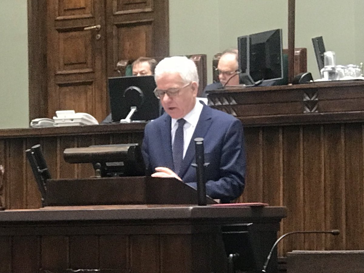 GrzegorzFurgo's tweet image. Założenia polityki zagranicznej  przedstawia min.#Czaputowicz.Na galerii samotny Prezydent #Duda , bo korpusu dyplomatycznego brak !!! To efekt dramatycznej polityki tych „patałachów” #exposeMSZ #ZepsuliCięPolsko