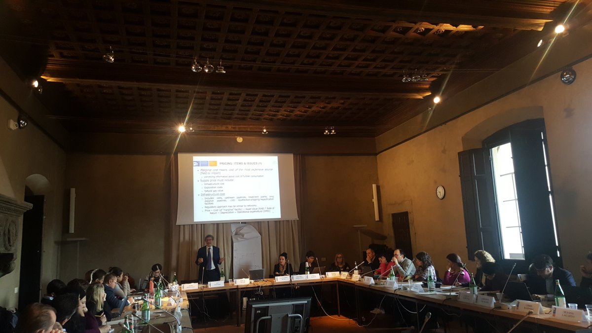 lav_tanase's tweet image. 3rd day of the @FSR_Energy #GasWeek kicks off with Sergio Ascari explaining us how the gas tariff is formed and what is it composed of #RAB #RateofReturn #WACC #costofserviceregulation
