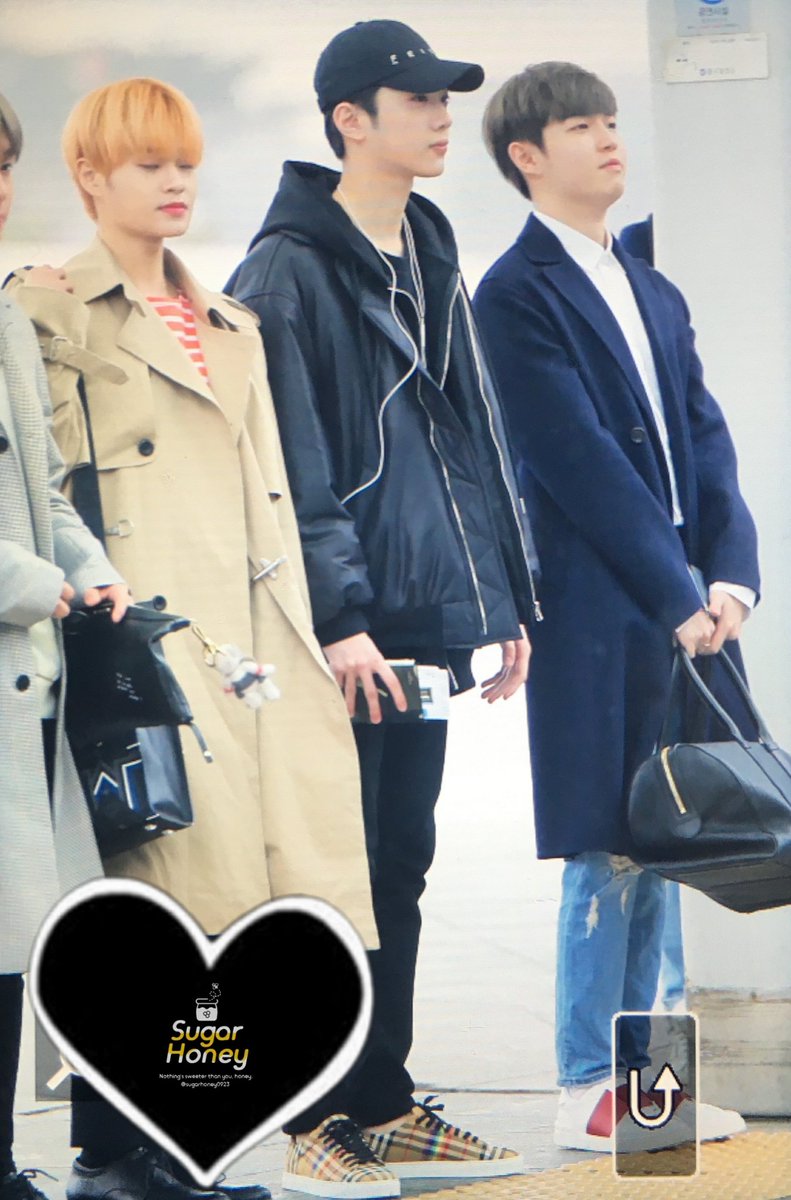 sugarhoney0923's tweet photo. 180321 인천공항 출국 🛫 오늘도 멋있어요>< 잘다녀와요 관린아 💕 #워너원 #라이관린 #赖冠霖 #WANNAONE #LAIKUANLIN https://t.co/emyLF3G3oV