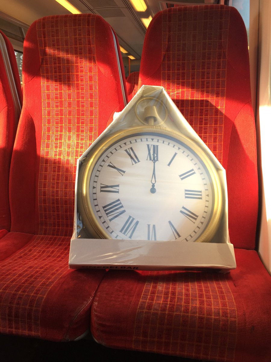 I am carrying a giant timepiece on a very late train. The irony is overwhelming <a href="/SouthTrains/">SouthWesternTrains</a>