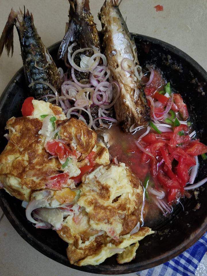 klassy_pot's tweet image. WED MENU 
Authentic tolobeef jollof 
 Gboma Fetri detsi ( wele, tuna, beef, adode....)
Palava sauce ( kobi, wele, tuna, beef, eggs.....)
Apim /yam,Banku,Grilled hot tilapia
Spicy Pork ,Charcoal grilled chicken 
Hot grilled mackerel fish,Sobolo/ water
Stay Klassy!😘🙌🏼👌🙏😉