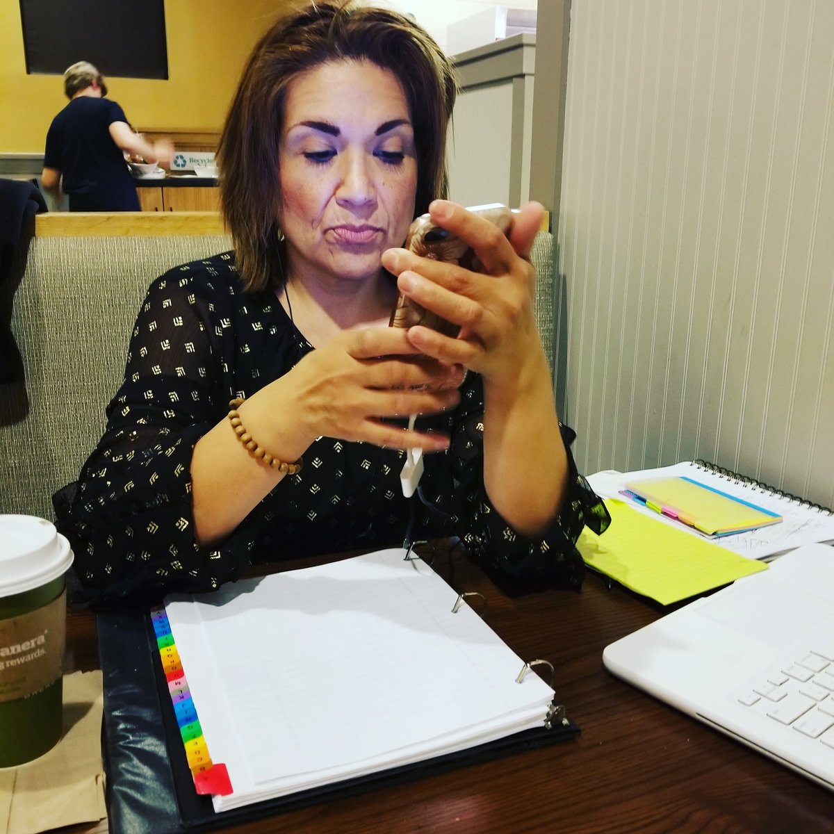 darrin_somebody's tweet photo. #NoDaysOff @ Panera Bread with Jessica Aquino. #entrepreneur #mompreneur https://t.co/pAwdGi6bdS