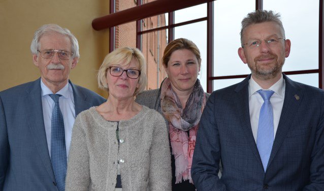Burens college evalueert: 'Het waren twee intensieve jaren' MAURIK Wethouders Henk de Ronde, Annie Benschop, Sietske Klein en burgemeester Jan de Boer maken de balans op van de laatste twee intensieve jaren. De eerste twee wethouders... twib.in/l/4MX49bgoLbpE