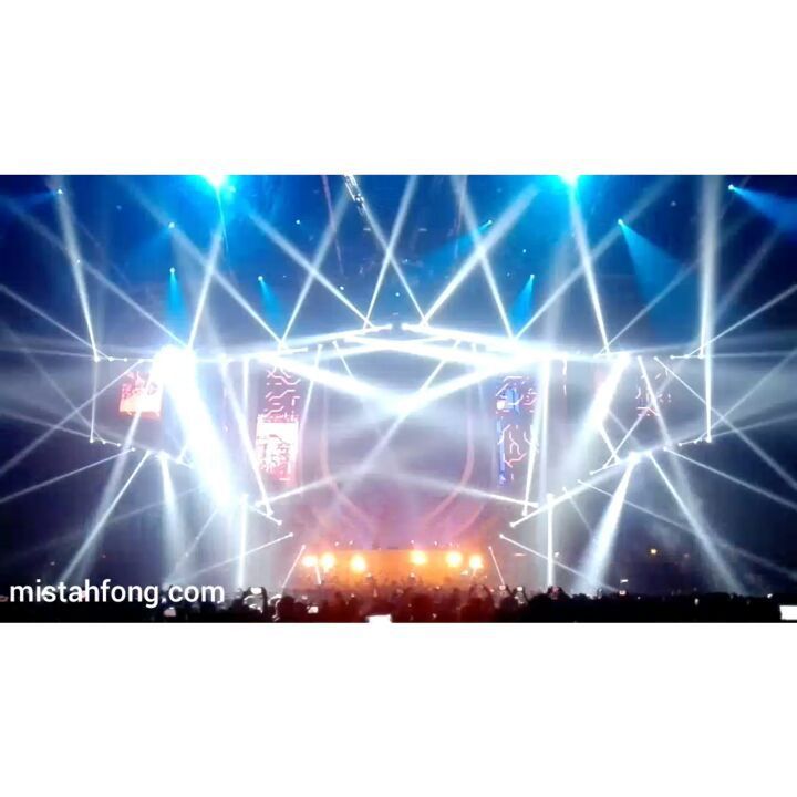 mistahfong's tweet photo. L I G H T P O R N 2.0
Key4050 (@joc81 & @bryankearney) at Transmission Festival Asia
.
#transmission #tmbkk18 #bangkok #key4050 #johnocallaghan #bryankearney #thailand #ravers #party #edmnation #edmfamily #edmlifestyle #edmlove #edmvibes #trance #trancenation #electronicda… https://t.co/KLQqaAsM0T