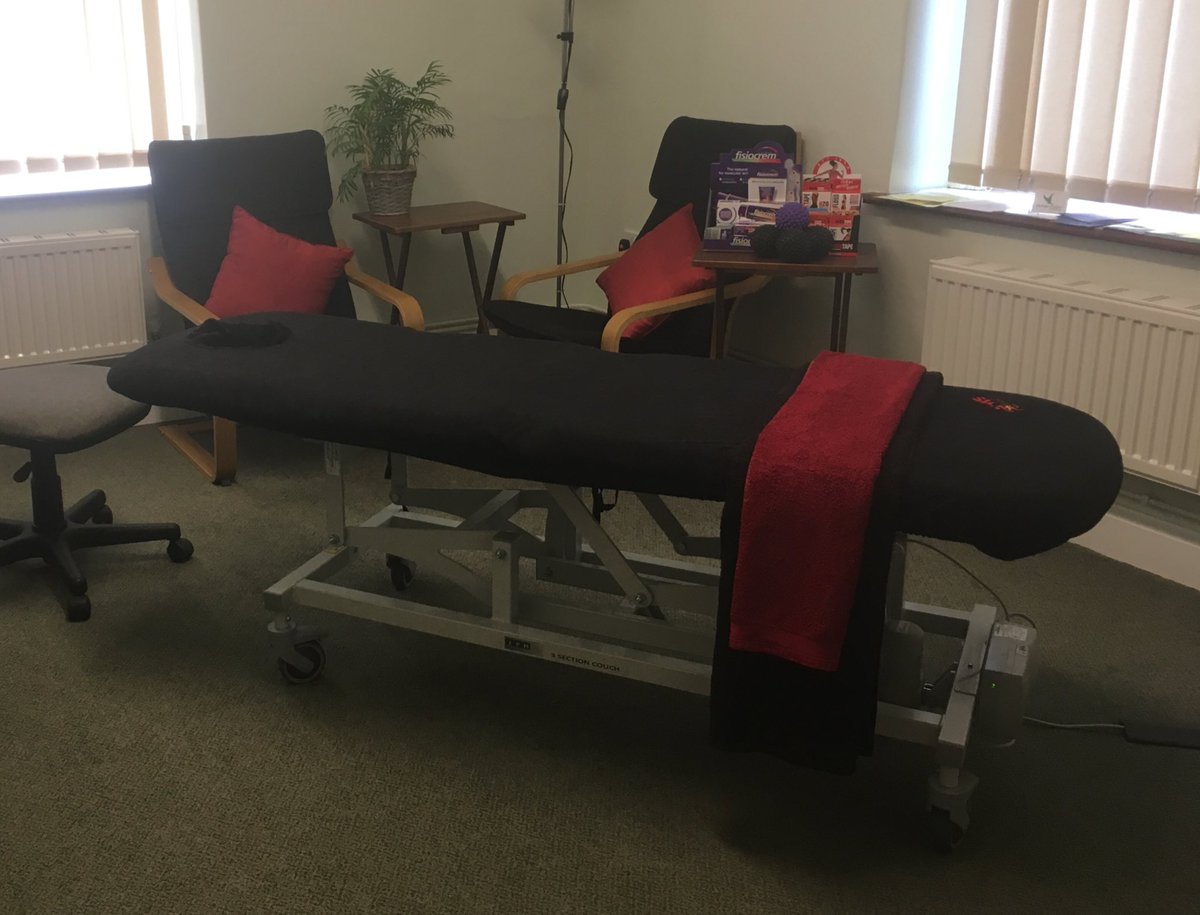 TLSSMART's tweet photo. Soft Tissue Massage who has tight shoulders and neck! Let me help you relax and feel better #tlssmart #sportsmassage #InternationalDayOfHappiness https://t.co/pTjGgRfg2q