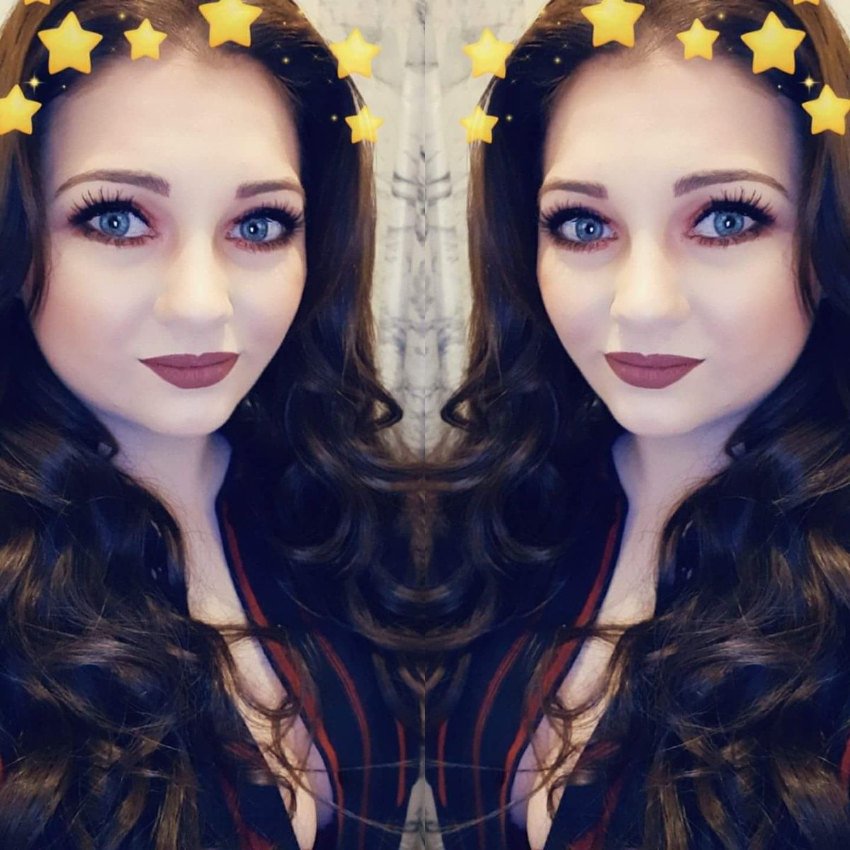 BullyMagic's tweet image. Sorry we not posted much guys. Our sister Jess who helps us with da Twitter has been working hard and in da holiday......she sent us this picture to make us be missing her 
#selfie #sister #holiday #blueeyes