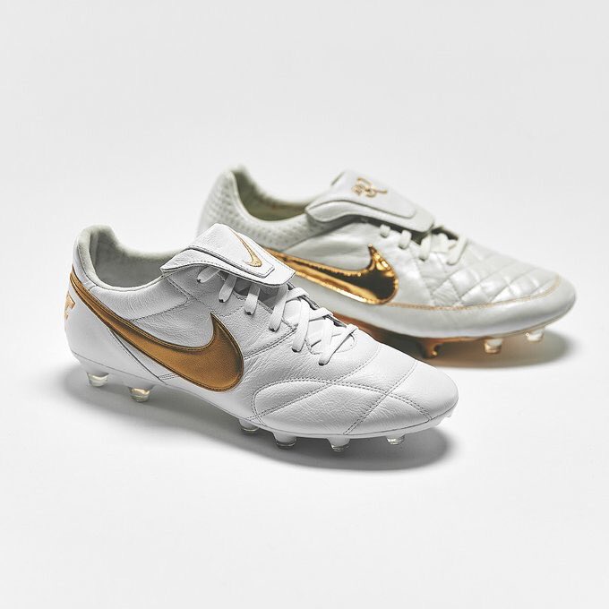 nike premier 2.0 ronaldinho