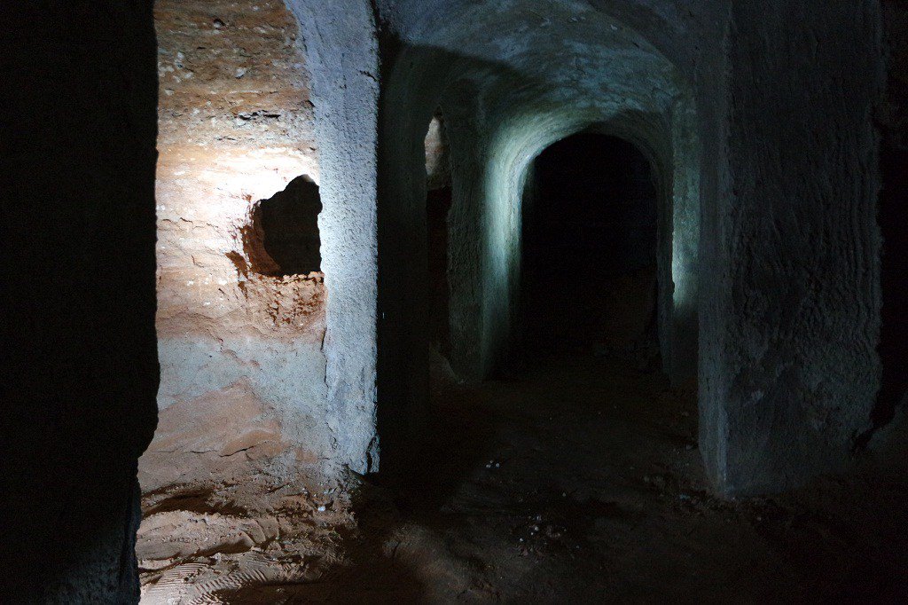 DescubreCuenca's tweet photo. ¿Conocéis El Provencio subterráneo? Un pueblo escondido bajo nuestros pies que podemos recorrer a través de cuevas con una tradición enológica de más de 400 años.
Te animamos a visitar esta localidad de una manera única y diferente.
https://t.co/KAJJx3UWnj https://t.co/YbrWi3zlzQ