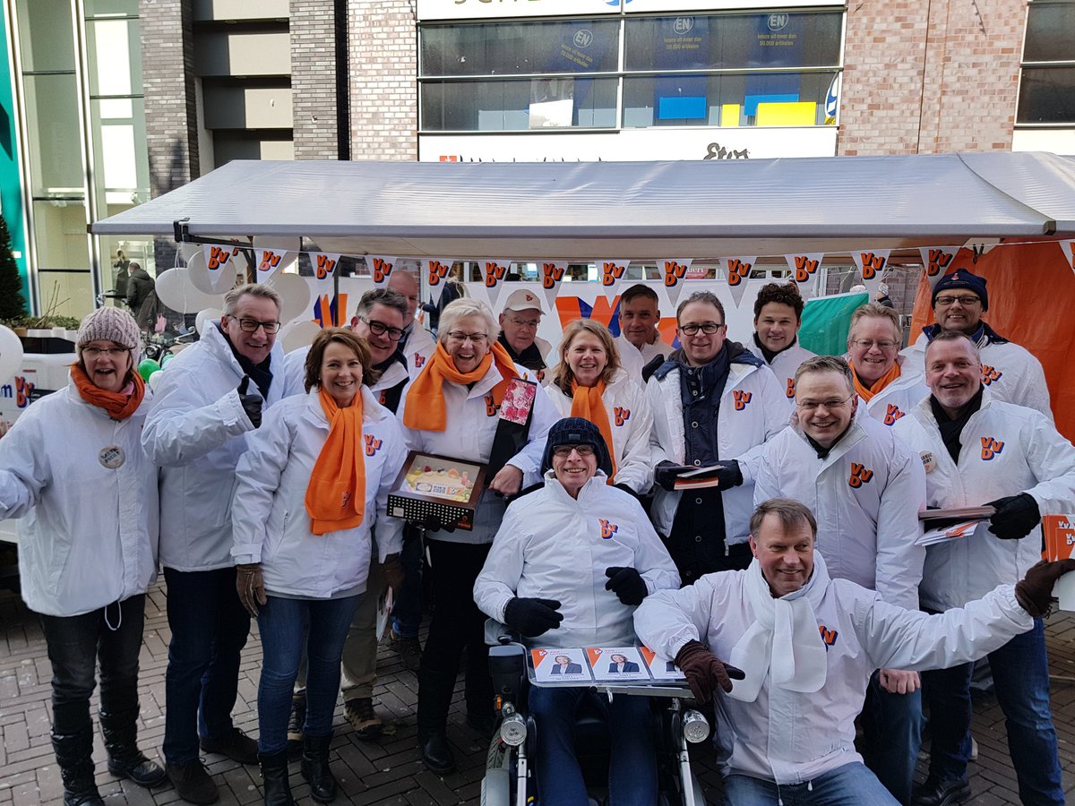 Wij hebben de afgelopen weken met heel erg veel plezier campagne gevoerd voor #GR2018! Vandaag is de kiezer aan zet. 

Geef ons jouw stem zodat we ook de komende vier jaar met energie voor #Lelystad aan de slag kunnen gaan!

Kies vandaag VVD Lelystad! Lijst 1. #VoorLelystad!