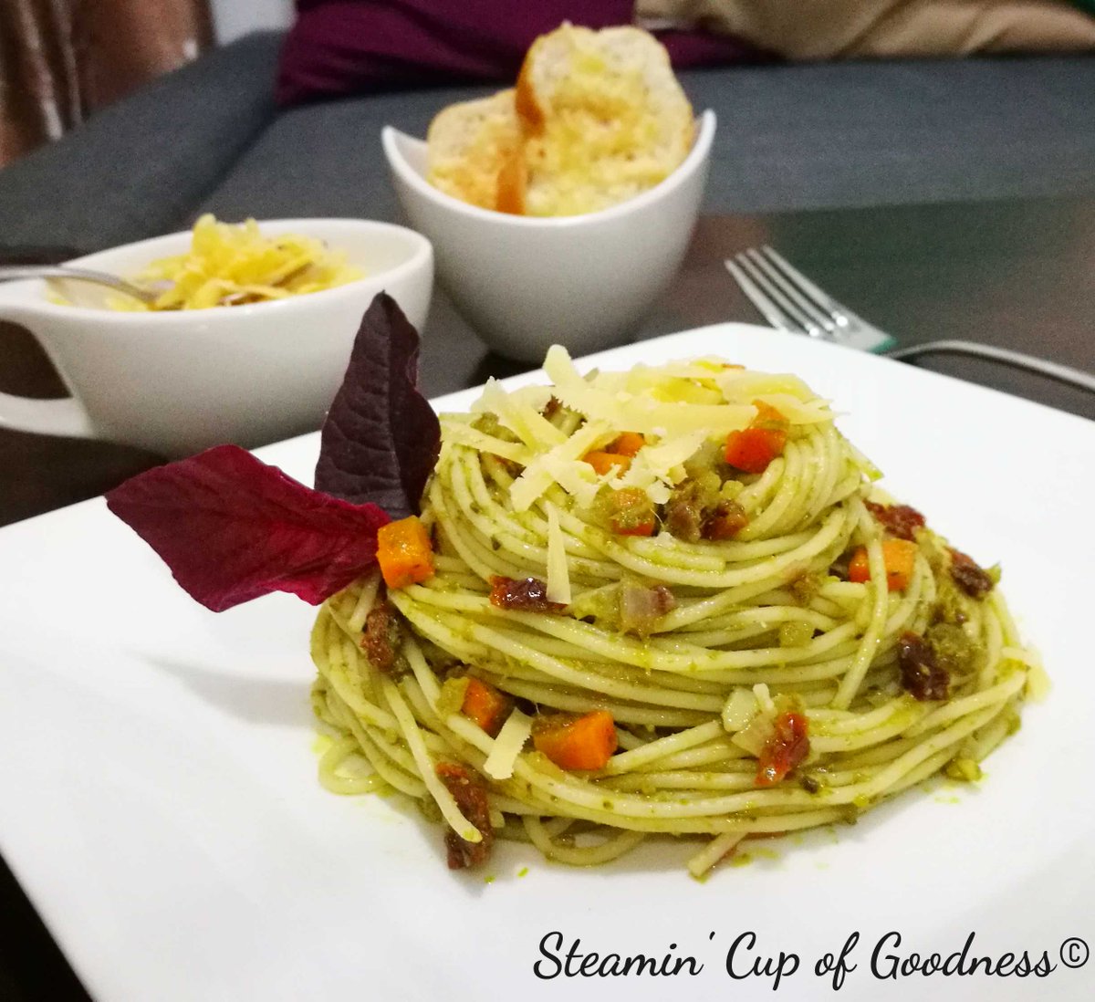 Bakergal511's tweet photo. Time to remake it tonite🤔#homemadepasta #spaghetti with #pestosauce and #veggies

Post link - https://t.co/a70j471sZW https://t.co/Hgcg348n38