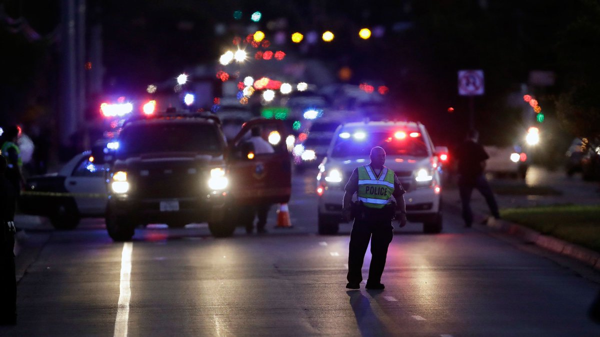 Suspect in Austin bombing attacks blows himself up: police: bit.ly/2ua4iNE https://t.co/0Rxl9vFZP6