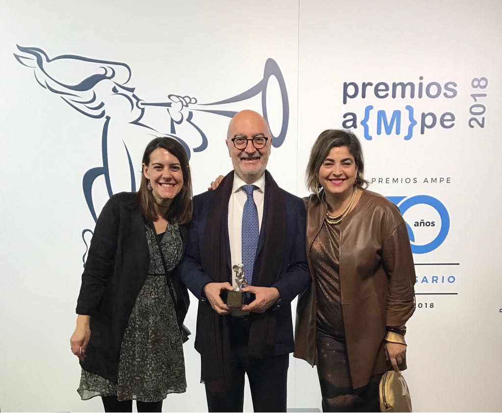 decbbdo's tweet photo. Ayer recogimos el Premio AMPE de Plata en la categoría Digital con la campaña "Encuéntrame y piérdete" ¡Felicidades @TurismCanarias ! 😃 https://t.co/CqIIslBNDt