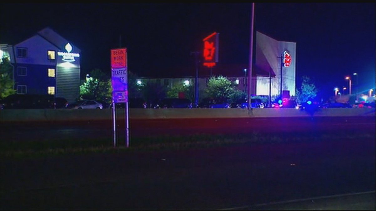 Austin bombing suspect kills himself with explosive device bit.ly/2pq984I?utm_so… https://t.co/S8tXTpOJ7X