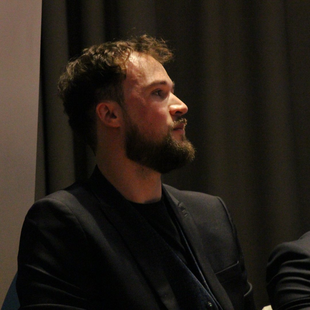 WorldCommForum's tweet photo. Arnaud Frey, Entrepreneur, co-founder and director of Beeckon and Entourages, Geneva:
"What we need to try is to change the system with the help of technology."

#wcfdavos #wcfglobal2018 #geneva #communication #future #communicationoffuture #digital #leadership #young https://t.co/ylgUVnyV7U