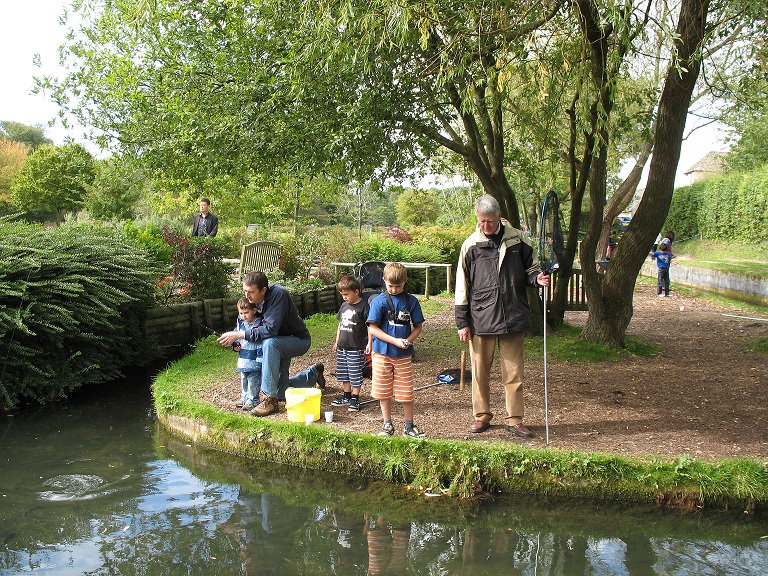 This coming weekend we have our cafe AND catch your own fishing open 10:00-16:00 Ideal for the kids and keen BBQ enthusiasts <a href="/BiburyFarm/">Bibury Trout Farm</a> #Cotswolds #cafe #weekend