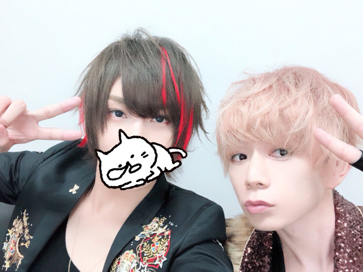 uratasama's tweet photo. センラマン！！
天月ィィィ！！！
なるせさんさんさん！！
小野友樹さん！！

ともパシャり https://t.co/2924x8iG0X