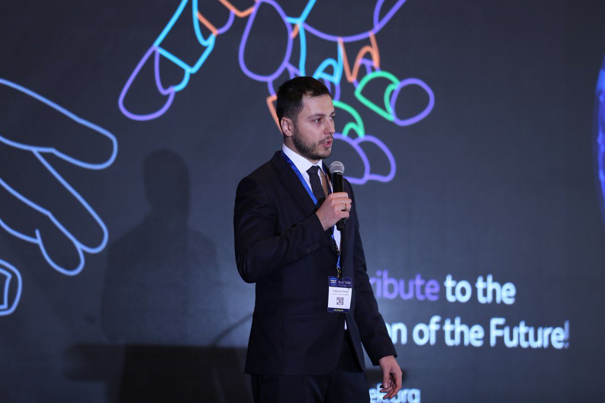 KeplerTek's tweet image. The CEO of Kepler Technologies giving speech at BII Summit, Dubai.
#Kepler#ICO#crypto#AI#Robotics