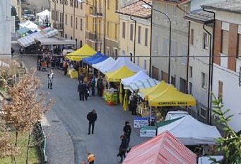 IatNureChero's tweet photo. #25marzo a #Farini c'è la #Fiera di San Giuseppe
Mercato, Cori e Musica popolare, giochi per bambini, prodotti tipici e polentata alpina...da non perdere #ValNure #ValChero https://t.co/ArCcyqbmfk
