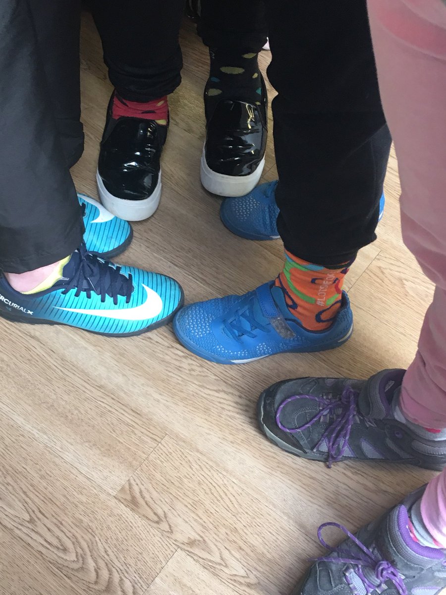 allisonpvale's tweet image. #Differentsocks @stvincent’s