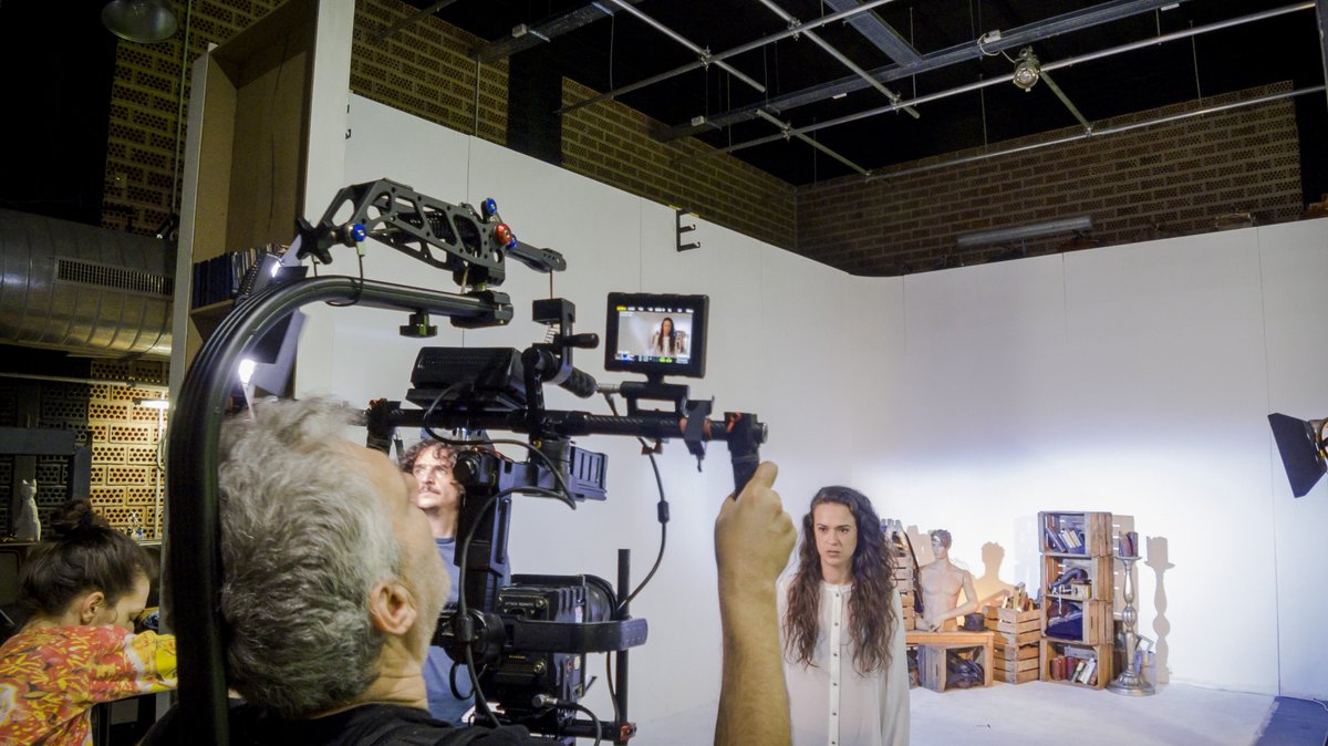 nubofilms's tweet photo. Ayer rodamos el spot para el Videobook
Pronto podréis ver el resultado! 🎥😄

¡Gracias a todos por participar!

 #rodaje #shoot #videobook #redepic #ad #actors #Nubofilms #MakingMagic https://t.co/SldN08nXRF