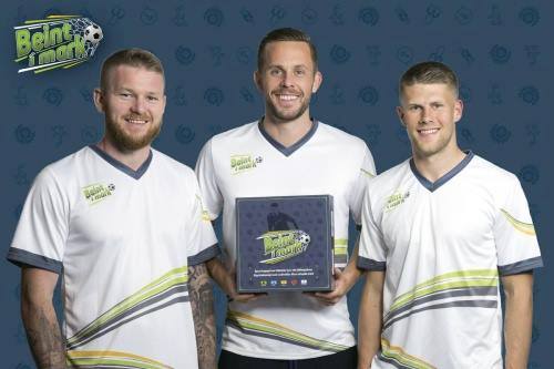 Íslenska landsliðið er í verkefni og vegna þess er besta íþróttaspil allra tíma á frábæru tilboði næstu daga. Tryggðu þér eintak á beintimark.is í dag. Ekki missa af þessu