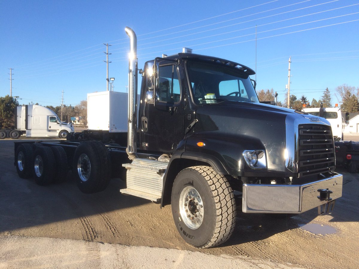 Looking for a tri-axle dump for spring 2018? We have 2 in stock. 1x Silver 114SD and 1x Black 114SD. Please contact Alex for more info.