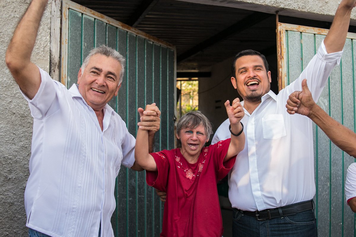 ¡KANASÍN TIENE FUERZA!

Unidos con los vecinos de la colonia Mulchechén y el candidato a la diputación local Marcos Rodríguez, tenemos el compromiso de cambiar el futuro de las familias, queremos ver familias dignas de vivir felices.