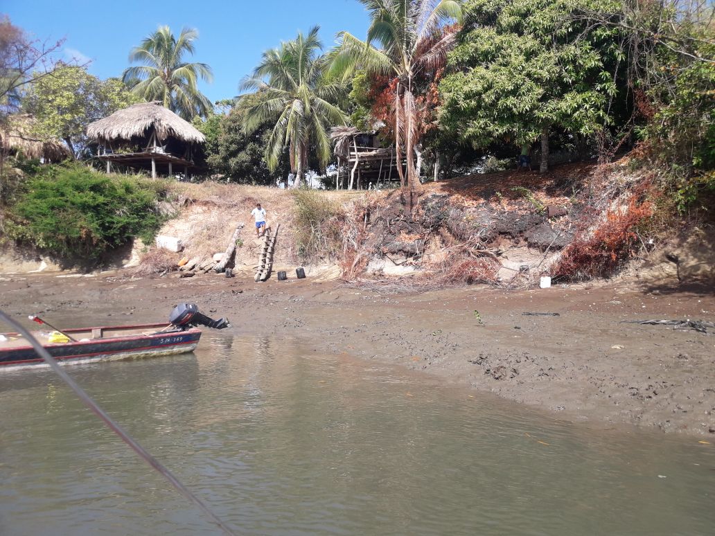 senafrontpanama's tweet photo. Nos unimos al operativo de la @ARAP_Panama garantizando se cumpla con el periodo de #VedaDelCamarón 2018 en Punta Rosero, Darién. #ProgresoSeguro #Marca109 https://t.co/e8KqYBQVTn