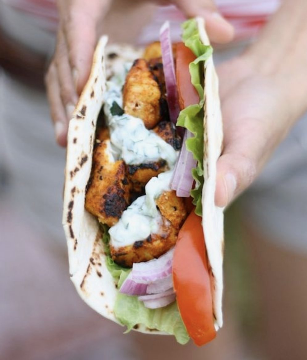 PersonalChefLA's tweet photo. WRAP IT!
Lunch N. 3 is my Tangy TandooriSalad! Start at your meal plan at https://t.co/oCAm6QNwDH .
.
#PersonalChef #LosAngeles #WrapIt #BreadIT #BowlIt #Tandoori #Lunch #Healthy #Chef #MealPlan #Meal 🍃🍗🥗🥖 https://t.co/v3db0b7meX