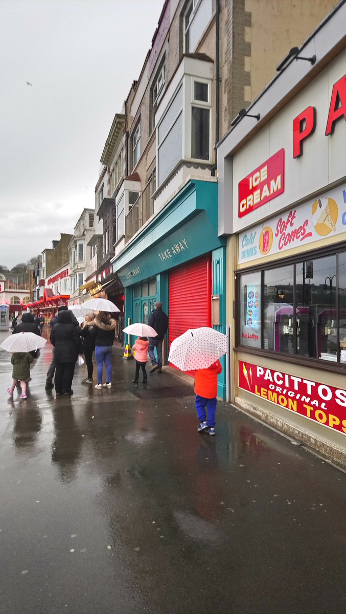 WorldShax's tweet photo. Atmospheric Scarborough on a wet and windy evening #AScarboroughTale #Brontes #Seaside #GOCFanFamily https://t.co/EyBvdlWws8