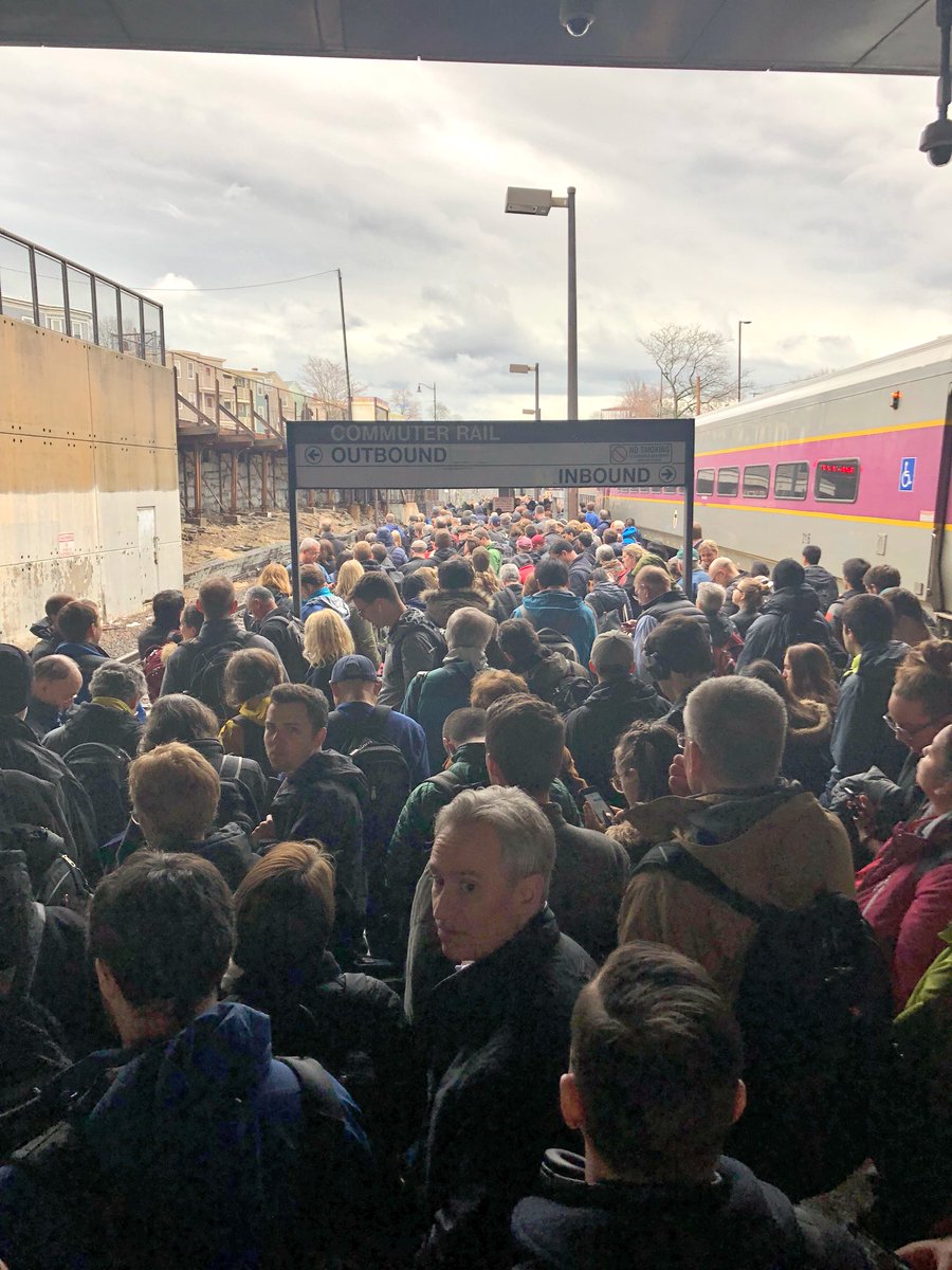 mikeydoyle's tweet photo. This is fine... #mbta #FitchburgLine https://t.co/VTccTal714