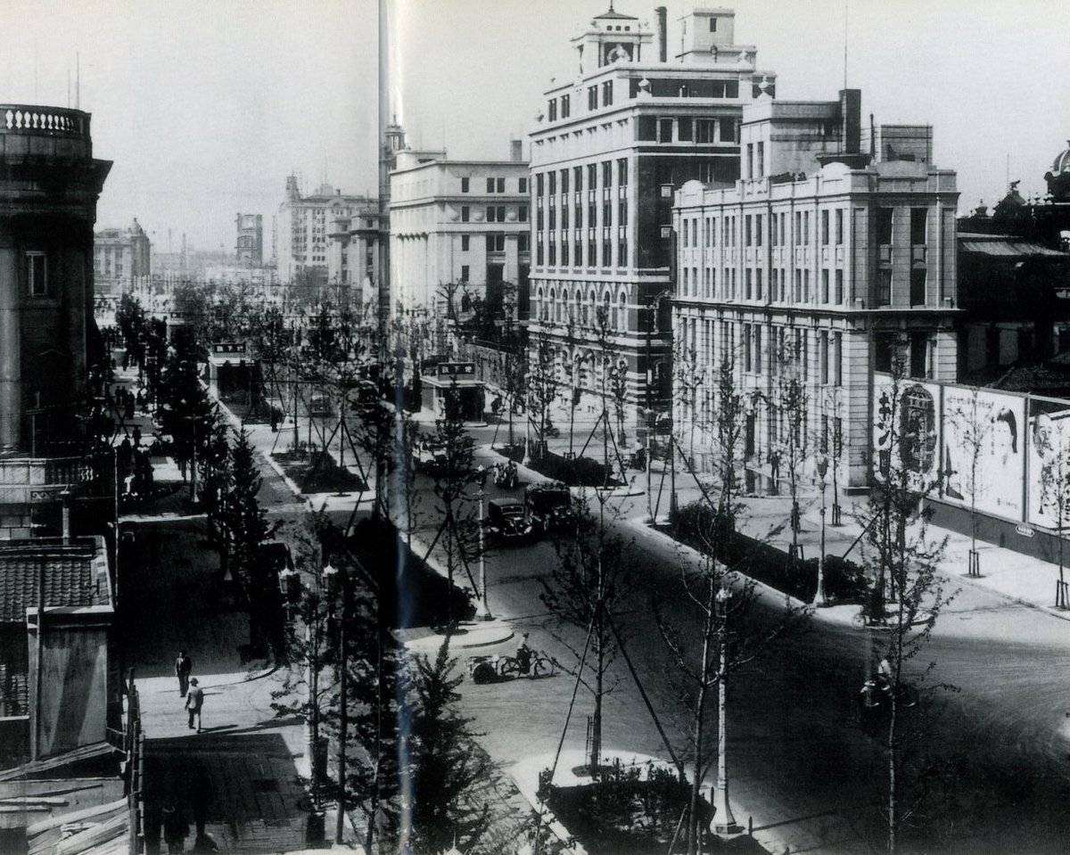 1941年（昭和16年）の大阪・新世界です。東京に比べると戦前の大阪の