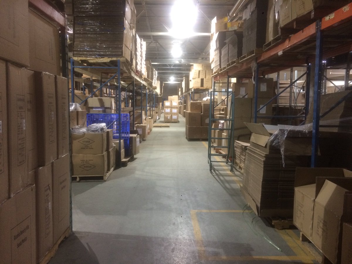 aspaces_'s tweet photo. Aspaces is on SET tonight! Romeo&amp;fils will produce SHELMI’s new videoclip in one of Aspace’s warehouse: The St-Laurent Warehouse!
@Shelmi_music 

#shelmi #aspaces #uniquespaces #montreal #videoshoot #newclip #eventoftheday #filmshooting #warehouse #scouters #romeoetfils #music https://t.co/9LulJRB9W5